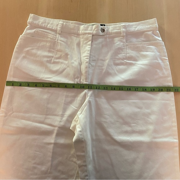 I.C.Y. by Tekport Trading. Cotton white long shorts/capris. Size 14/16 approx. - Picture 9 of 10